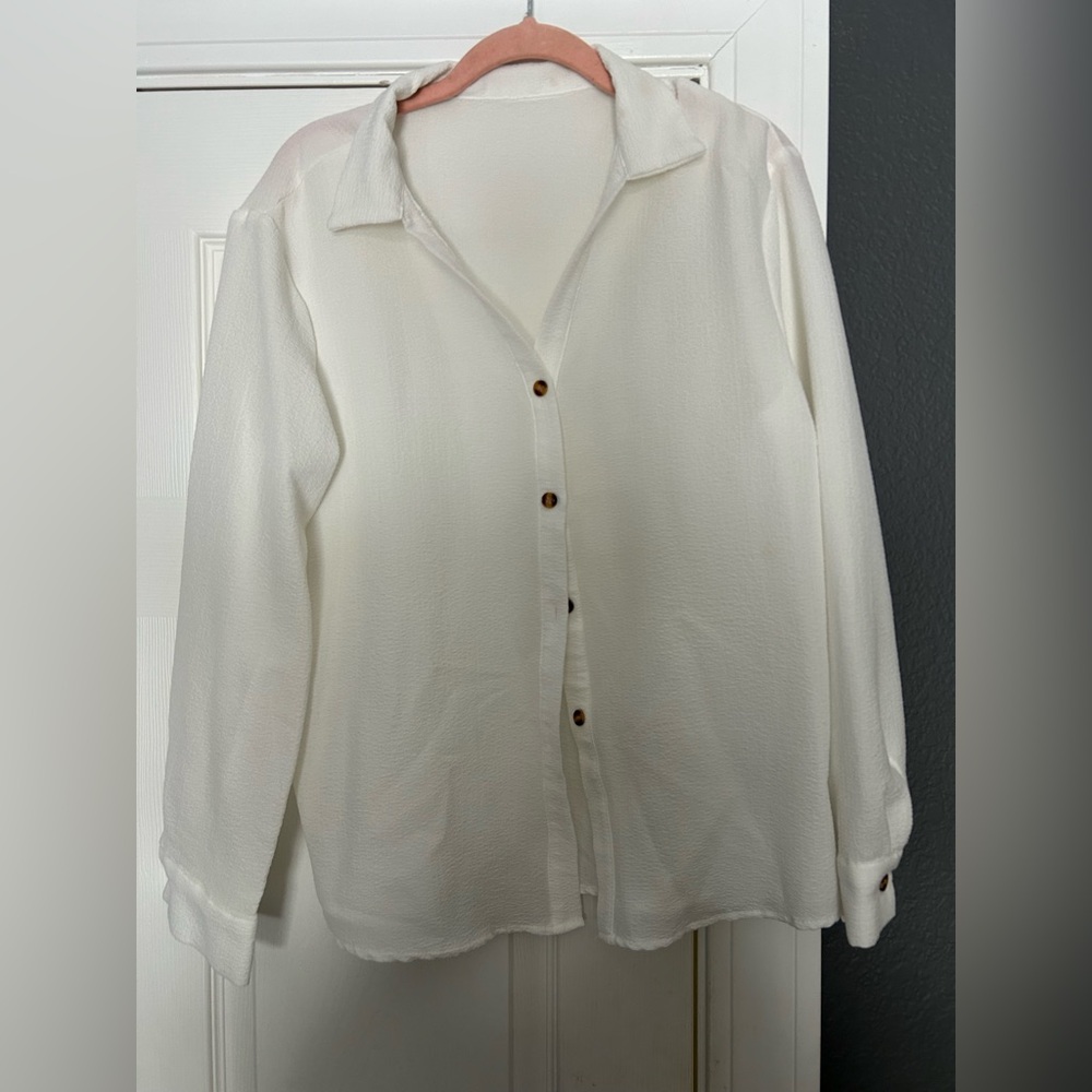 SHEIN Classic White Button-Up Blouse
